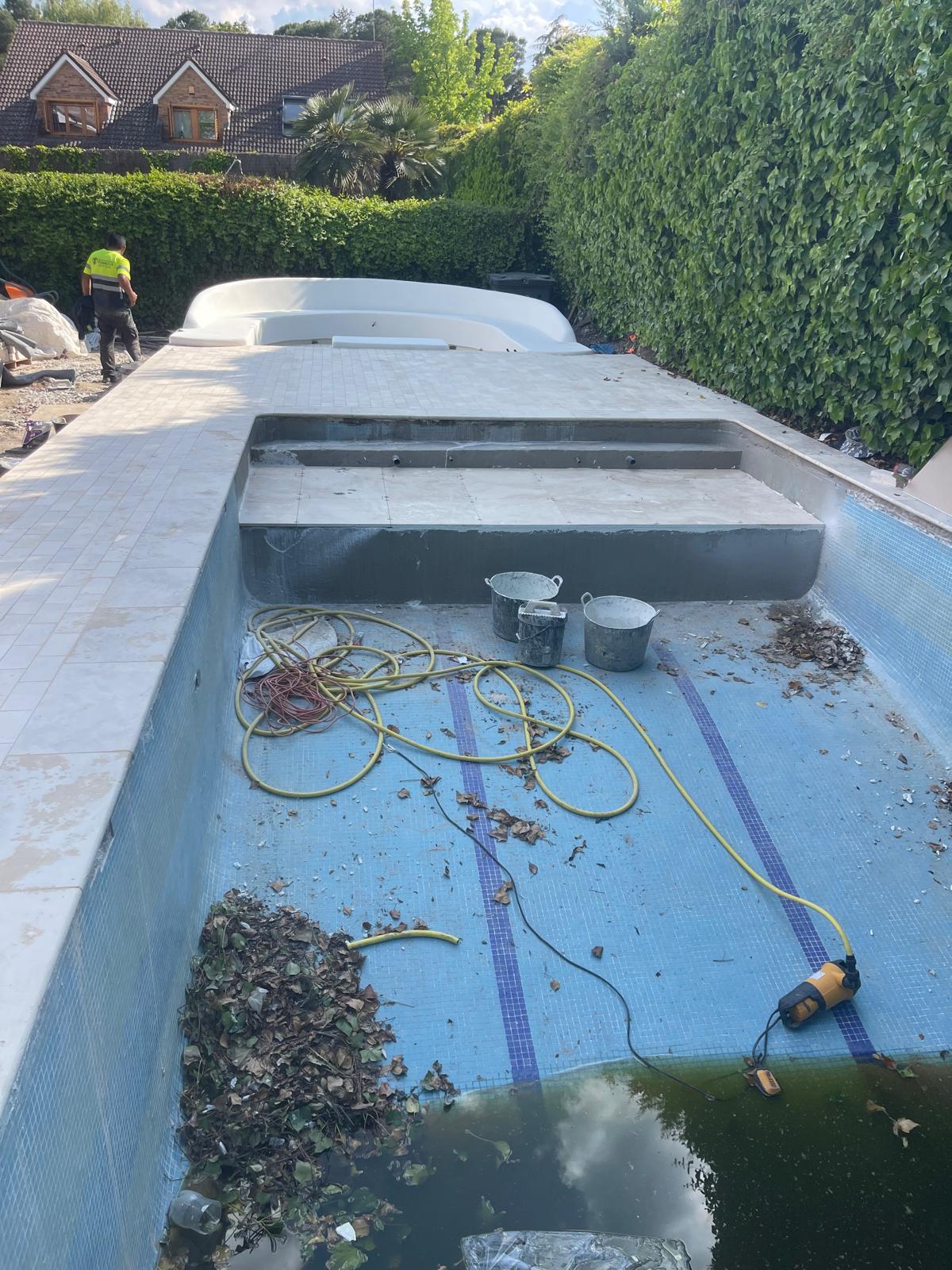 Reforma integral de piscina en La Moraleja - fase 2